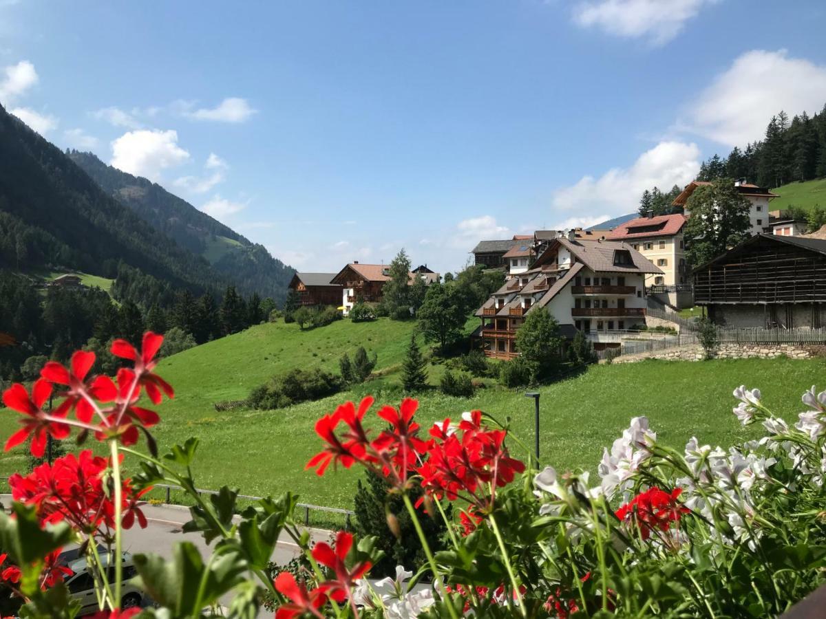 Apartments Vaiolet Santa Cristina Val Gardena Dış mekan fotoğraf
